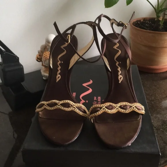Brown Size 9 Nina. Heels - Picture 4 of 8